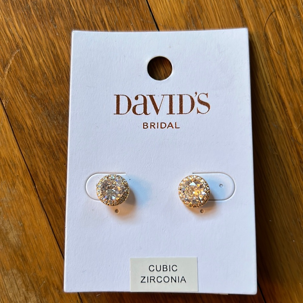 Cubic zirconia/gold earrings